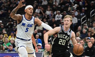 班凯罗33分波蒂斯18+10 魔术击败雄鹿4连胜