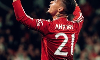 曼联抬价清洗安东尼！前教练直言：我当他是儿子，但绝不引进！