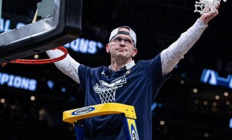 康大主帅赫尔利：父亲曾建议我接受湖人执教邀请